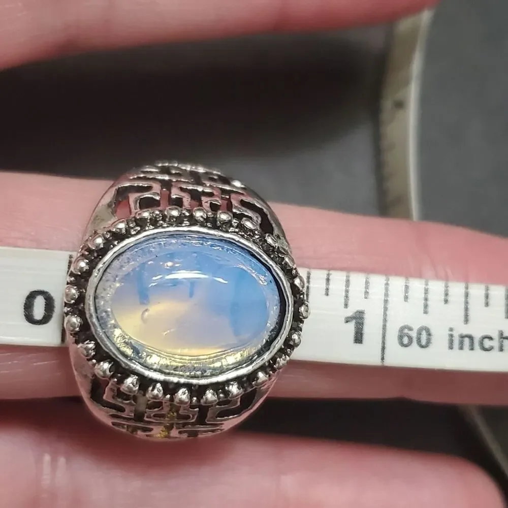 Silver tone ring with iridescent looking stone Size 10.75 - Picture 6 of 8